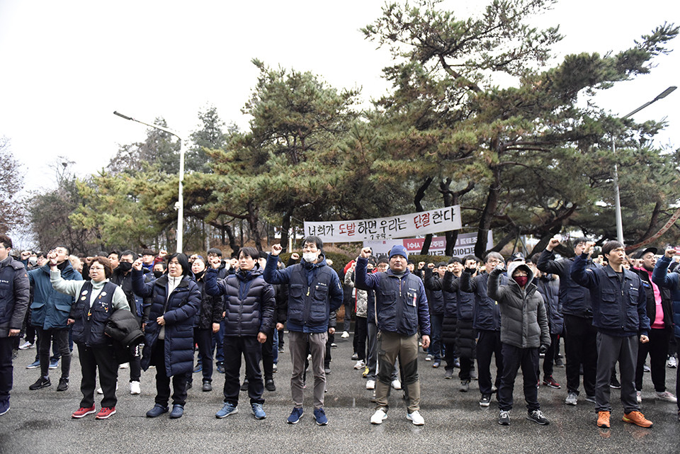 2019년 12월 17일 금속노조 일진다이아몬드지회가 파업을 진행하는 모습. ⓒ 김한주 기자