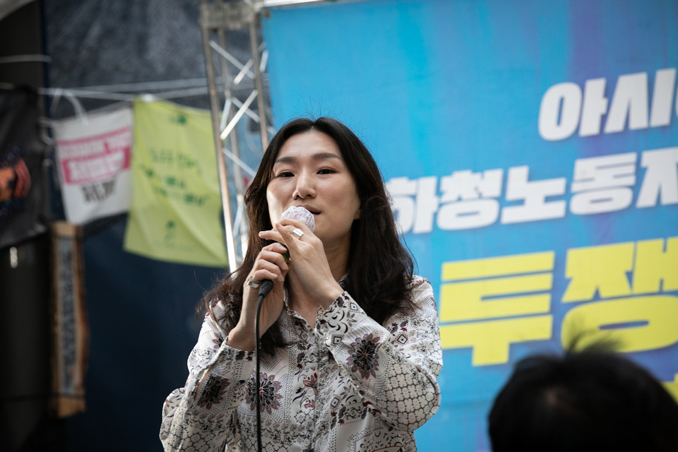 문화일꾼 이수진 씨가 문화공연으로 총화문화제에 연대의 힘을 더했다. ⓒ 송승현 기자