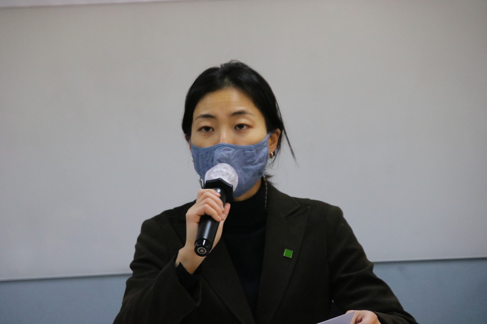 지지발언 중인 김예원 녹색당 대표. 