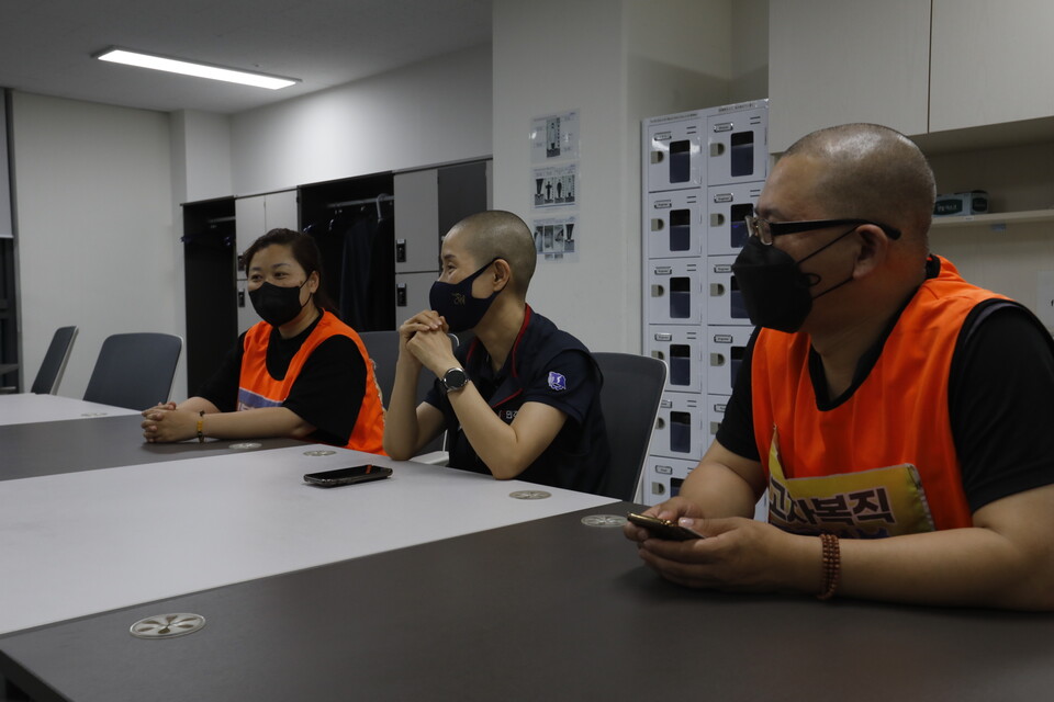 6월 23일 산국산연 노동자가 점거한 APTC 사무실. ⓒ 김준 기자