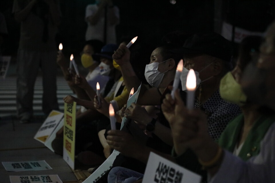 20일 산업은행 앞에서 7.20 총파업 결의대회에 이은 촛불문화제가 진행됐다. ⓒ 김준 기자
