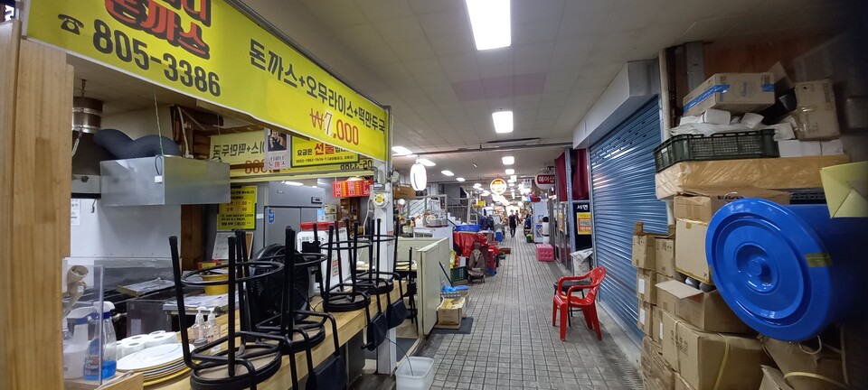 부산 서면시장 안 1층 식당가의 모습 / 출처: 연정