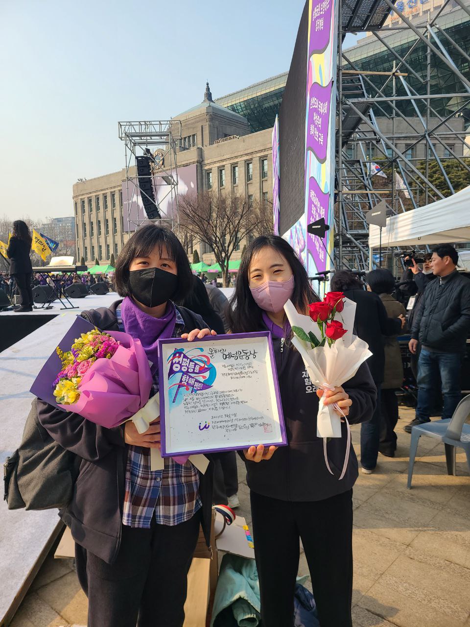 3.8 세계여성의 날 기념 제38회 한국여성대회에서 파리바게뜨지회가 '올해의 여성운동상'을 수상했다.
