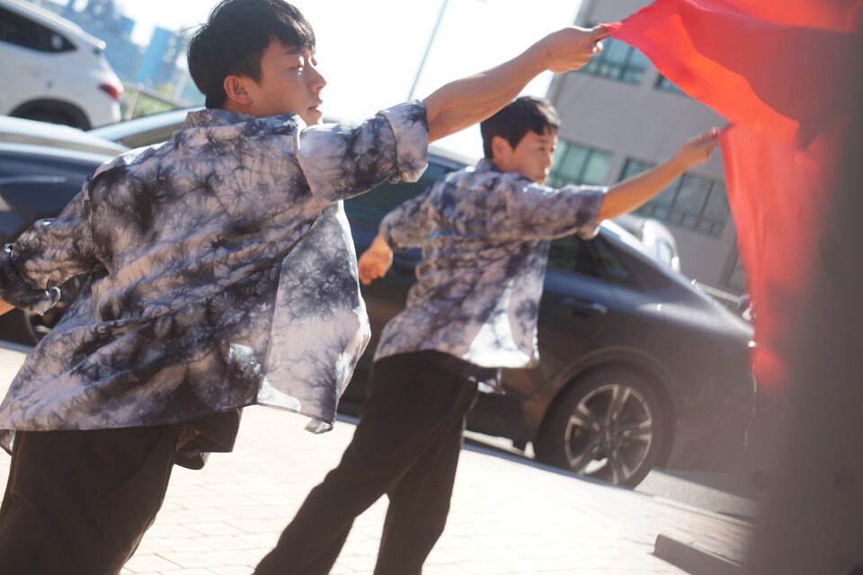 노동문예 창작단 ‘가자’의 깃발춤