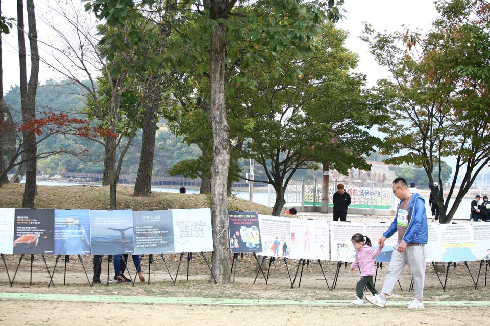 민주노총 화섬식품노조 광주전남지부는 지난 5일 웅천친수공원에서 ‘No 산업재해! Safe 여수!’를 표어로 제13회 산업재해 없는 안전한 여수를 위한 시민걷기대회를 진행했다.