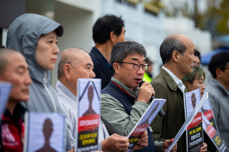 22일 오후 2시 광화문 정부청사에서 미등록 이주민에 대한 정부 2차 합동단속 규탄 및 체류권 보장 촉구 전국이주인권단체 공동 기자회견이 열렸다. 사진=송승현