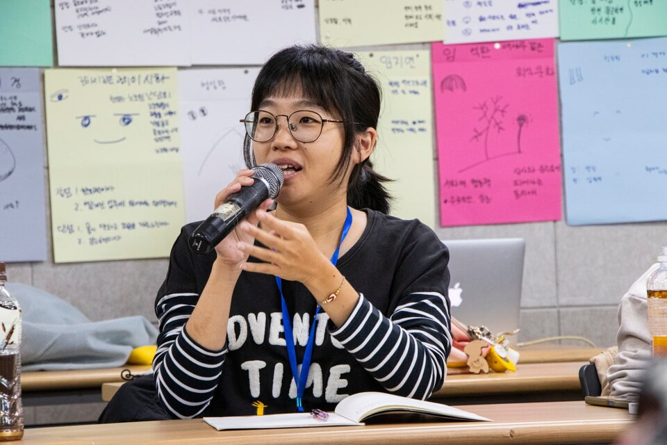 민주노총(KCTU)이 진행하는 15차 아시아 노조활동가 교육 교류 프로그램 'LEAP'(Leadership Education & Exchange in Asia Programme for Young Unionists)이 5일부터 9일까지 치러진다.  '카오 조 시앙' 대만의료노조연맹 (TFMU) 사무처장이 발언하고 있다. 사진=송승현