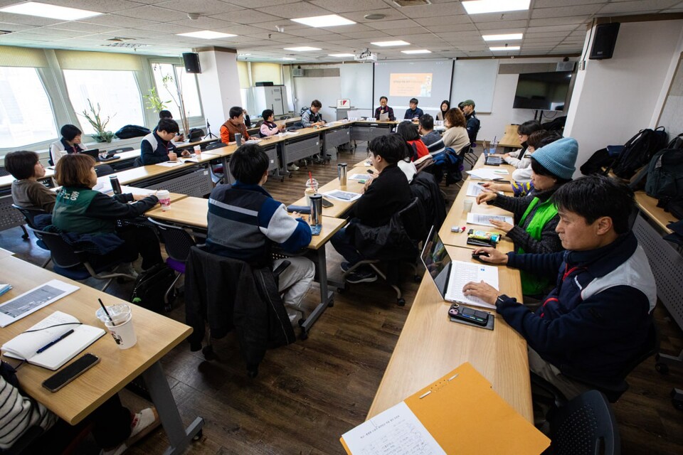 민주노총이 26일 오후 2시 15층 교육장에서 최저임금 적용 방안 연구발표 토론회를 개최했다. 사진=송승현