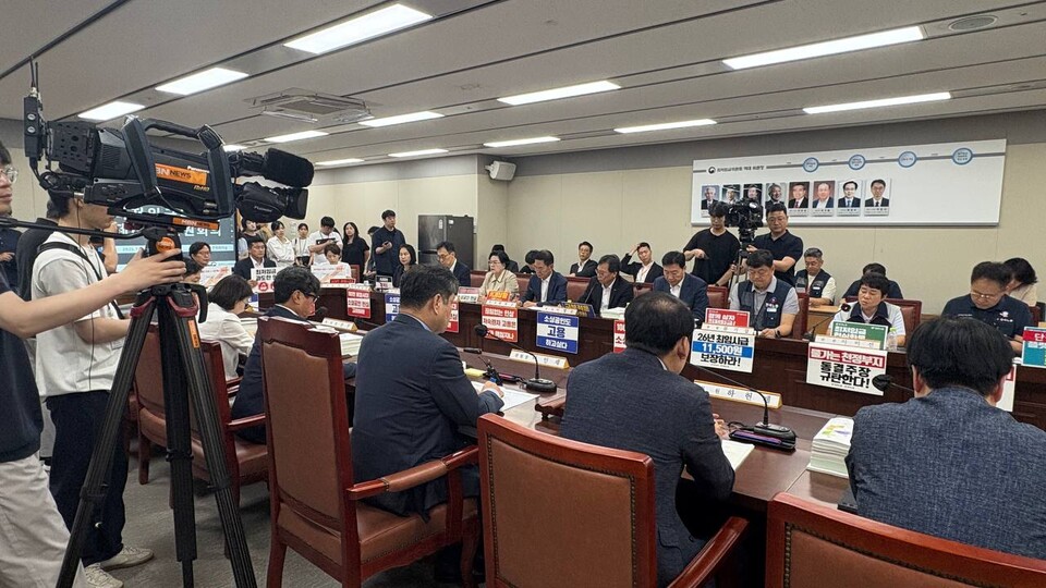최저임금위원회는 2일 세종시 최저임금위원회에서 제8차 전원회의를 열고 2026년 적용 최저임금에 대해 본격적인 논의를 이어갔다. 사진=민주노총