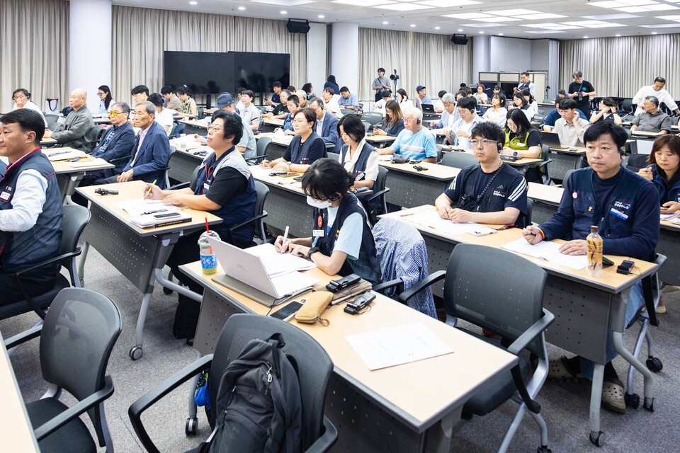 원폭 투하 80주년과 광복 80주년을 맞아 민주노총이 10일 오후 3시 30분 서울 중구 YWCA회관 대강당에서 ‘한국-일본 피폭자 증언대회’를 열고 피폭자의 증언을 알리는 한편 동아시아 비핵 평화를 위한 한일 노동조합과 시민운동의 연대를 다짐했다. 사진=송승현