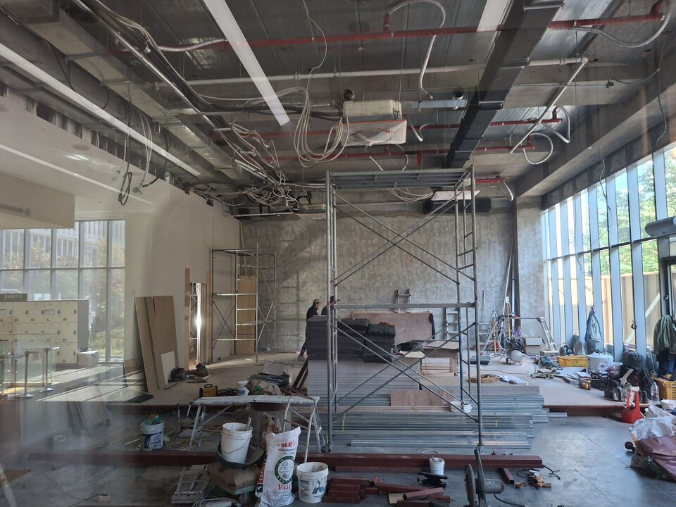 서울 강서구 마곡동 새싹타워 1층, 리모델링 공사 중인 선 명상센터 ‘목탁소리 휴’가 입주할 공간. 사진=연정