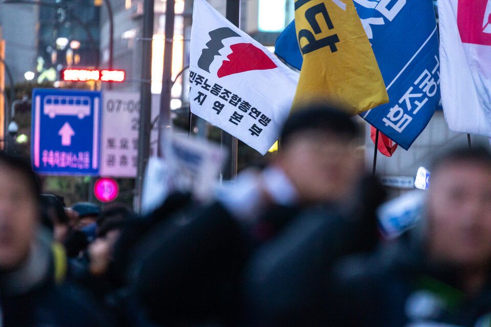 민주노총 투쟁사업장 투쟁승리 문화제가 30일 오후 4시 고진수 지부장의 고공농성장이 있는 서울 중구 세종호텔 앞에서 열렸다. 사진=송승현